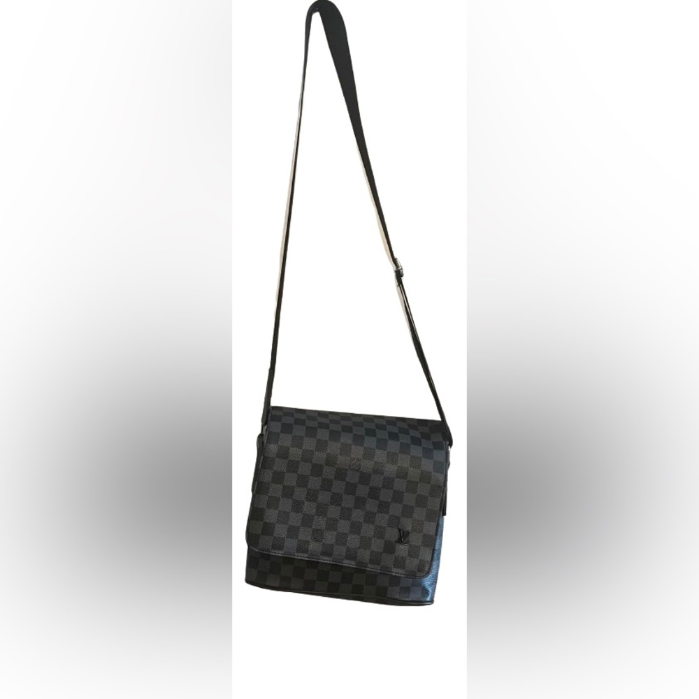 Louis Vuitton Messenger Bag